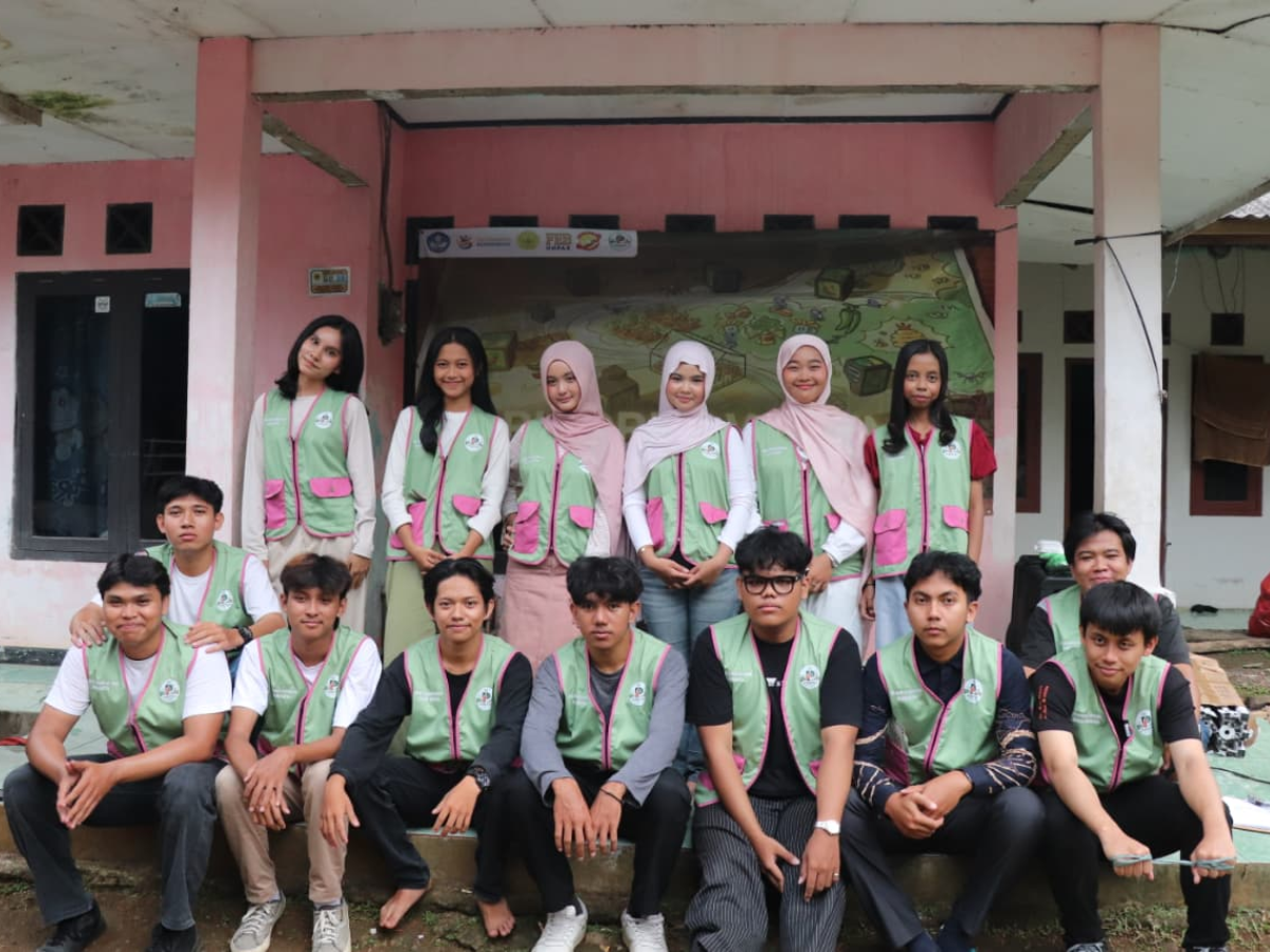 Foto bersama Tim PPK Ormawa HMA FEB Unpak